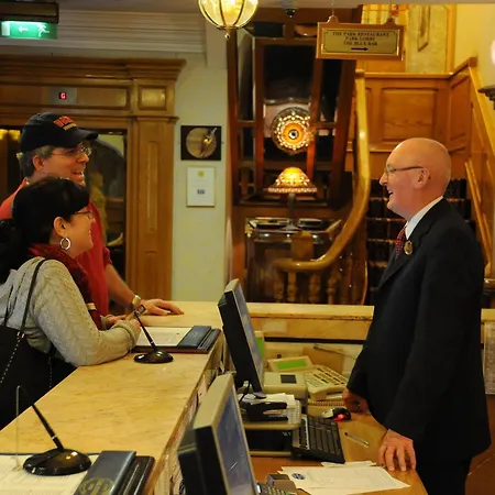 호텔 파크 하우스 4*